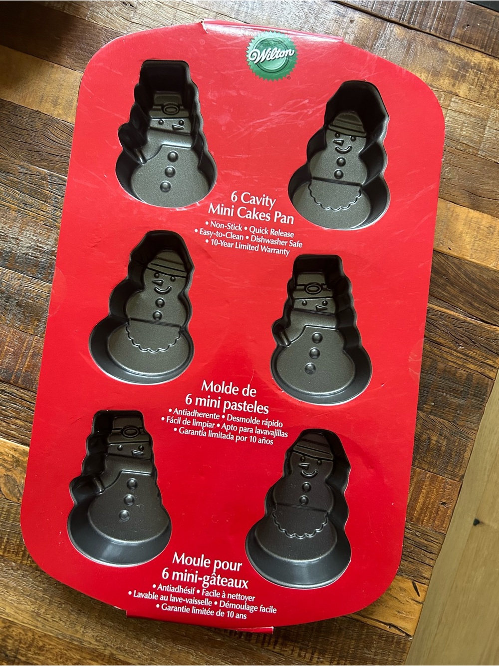 Wilton Mini Snowman 6-Cavity Cake Pan. New.